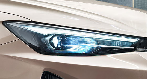 NEDC501Km مدى القيادة Roewe Ei5 MPV المركبات الكهربائية النقية السرعة القصوى 185km/h 8.3sec 0-100km/h التسارع