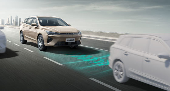 NEDC501Km مدى القيادة Roewe Ei5 MPV المركبات الكهربائية النقية السرعة القصوى 185km/h 8.3sec 0-100km/h التسارع