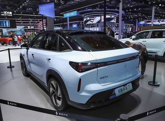 2024 ليفان 7 جيلي رويلان 7 EV سيارة LHD في بطارية مخزون 450km EV السيارات الطاقة الجديدة المركبات سيارة كهربائية نقية