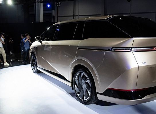 السيارات الكهربائية بالجملة السيارات الجديدة المستعملة XPENG X9 2024 Mpv الكبير 4dw 5door 7seat Xiaopeng X9 Big Suv مركبة طاقة