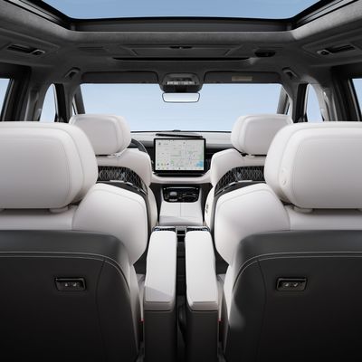 زيكر 009 الكهربائية النقية الفاخرة MPV إعادة تعريف توقعاتك من MPVS 140kwh بطارية 822km CLTC النطاق 0-100km / h في 4.5s