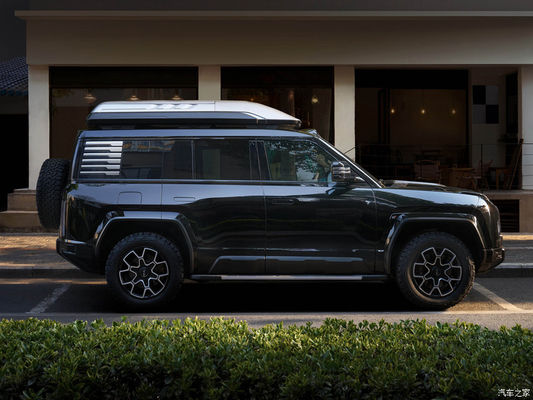 مبيعات مسبقة 2024 معرض بيجين للسيارات BYD يانغوانغ U8 2024 سيارة فاخرة 1197 حصان 4موتور 4wd سيارة كهربائية Byd U8 الهجينة