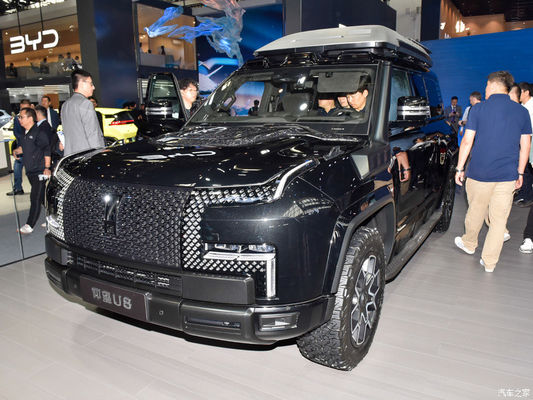 مبيعات مسبقة 2024 معرض بيجين للسيارات BYD يانغوانغ U8 2024 سيارة فاخرة 1197 حصان 4موتور 4wd سيارة كهربائية Byd U8 الهجينة