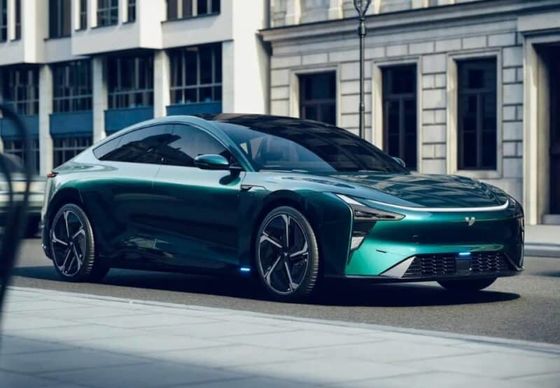 أشهر عرض للسيارات في بكين جييو07 200 كيلوواط قوة المحرك 27 واط؛S سيارة كهربائية نقية مع سرعة قصوى عند 200 كم / ساعة