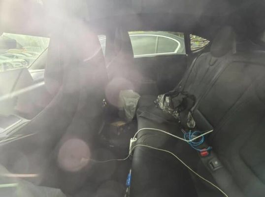 أشهر عرض للسيارات في بكين جييو07 200 كيلوواط قوة المحرك 27 واط؛S سيارة كهربائية نقية مع سرعة قصوى عند 200 كم / ساعة