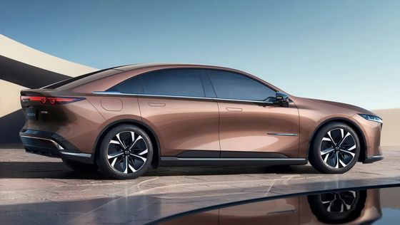 أول سيارة كهربائية نقية مازدا إيز-6 هي سيارة سيدان ذات محرك عجلات خلفية