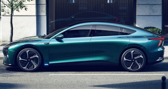 روبوت ذاتية القيادة 2024 جييو01 200كيلوواط قوة محرك 272 حصان 550 كم CLTC نطاق سيارة كهربائية نقية مع السرعة القصوى في 200 كم / ساعة