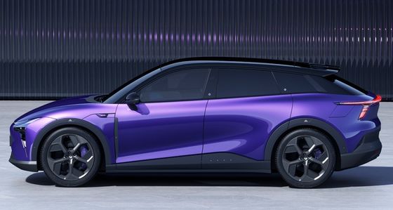 روبوت ذاتية القيادة 2024 جييو01 200كيلوواط قوة محرك 272 حصان 550 كم CLTC نطاق سيارة كهربائية نقية مع السرعة القصوى في 200 كم / ساعة