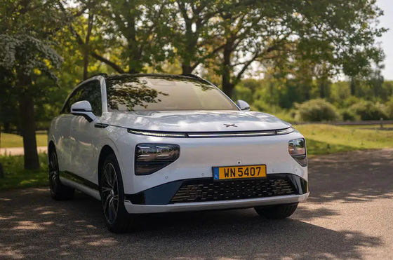 سيارات الدفع الكهربائي الجديدة الممتازة - Xpeng G9 2024 570km pro مع 230 محرك قوة 430N.m عزم الدوران 6.4sec 0-100km / h التسارع