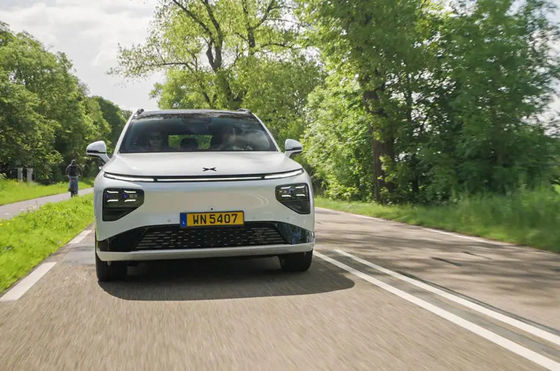 سيارات الدفع الكهربائي الجديدة الممتازة - Xpeng G9 2024 570km pro مع 230 محرك قوة 430N.m عزم الدوران 6.4sec 0-100km / h التسارع