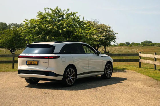 سيارات الدفع الكهربائي الجديدة الممتازة - Xpeng G9 2024 570km pro مع 230 محرك قوة 430N.m عزم الدوران 6.4sec 0-100km / h التسارع