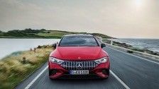 سيارة كهربائية تسوق بثراء مرسيدس بنز EQE AMG 43 4MATIC بطارية 90.6kwh مدى 450km مع 350kw / 476P.s قوة المحرك