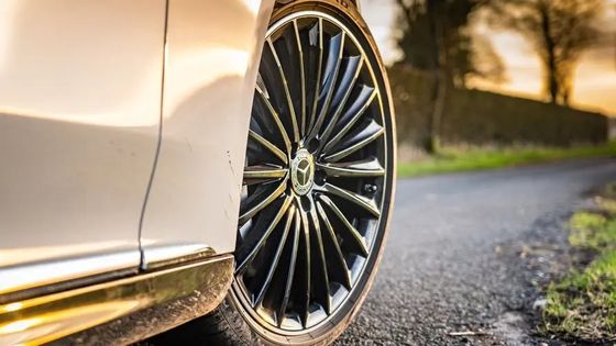 السيارة الكهربائية الأكثر إقناعًا من حيث القيمة مرسيدس بنز EQE 300 سيدان 525kmمدى 180kw/245P.s قوة w 210kmph سرعة قصوى