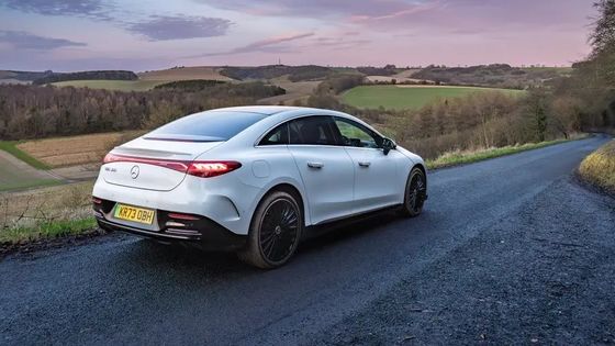 السيارة الكهربائية الأكثر إقناعًا من حيث القيمة مرسيدس بنز EQE 300 سيدان 525kmمدى 180kw/245P.s قوة w 210kmph سرعة قصوى