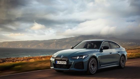 سيارة كهربائية نقية عالية الأداء مدى 450 كم BMW i4 تسارع 0-100 كم / ساعة عند 3.9s 225 كم / ساعة السرعة القصوى 400 كيلوواط قوة