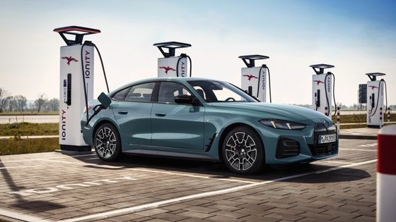 سيارة كهربائية نقية عالية الأداء مدى 450 كم BMW i4 تسارع 0-100 كم / ساعة عند 3.9s 225 كم / ساعة السرعة القصوى 400 كيلوواط قوة