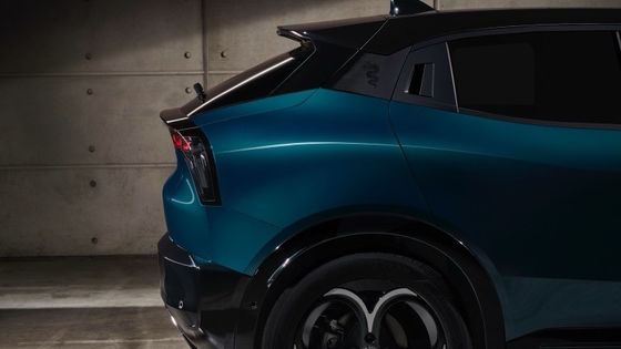 أول سيارة الكهربائية المدمجة ألفا روميو جونيور الكهربائية مع بطارية 54.8 كيلوواط و أقصى طاقة 158 كيلوواط