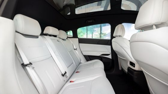 Xpeng G6 RWD Long Range Electric Vehicle SUV EV سيارة كهربائية بقوة محرك 210kw RWD القيادة و 490km Range