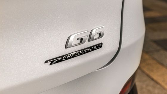 Xpeng G6 RWD Long Range Electric Vehicle SUV EV سيارة كهربائية بقوة محرك 210kw RWD القيادة و 490km Range