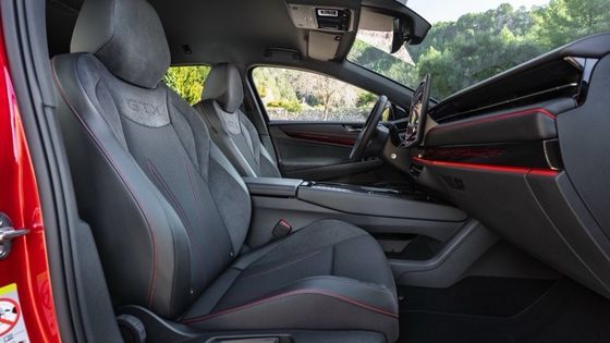 فولكسفاجن إد 7 تورير جي تي إكس سيارة جديدة مع 91 كيلوواط بطارية من 250 كيلوواط (340P.s) طاقة المحرك 6.0 ثانية التسارع 0-100 كم / ساعة