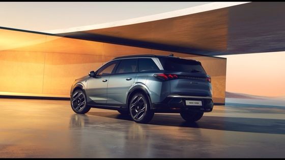 مبيعات مسبقة 2024 بيجو E-5008 SUV 500 كم المدى 326 حصان (240 كيلوواط) محرك مزدوج AWD مركبة كهربائية نقية