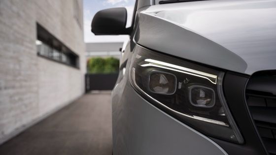 9 مقاعد سيارة إلكترونية مرسيدس بنز EVito Tourer Long مع محرك كهربائي بقوة 201 حصان وبطارية قابلة للاستخدام بقوة 90 كيلوواط