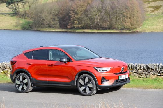 كل جولة EV فولفو EC40 المحرك التوأم النهائي مع WLTP 326 ميل 4.7sec تسارع من 0-62mph 408 حصان من المحرك