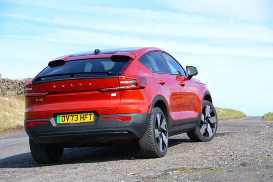 كل جولة EV فولفو EC40 المحرك التوأم النهائي مع WLTP 326 ميل 4.7sec تسارع من 0-62mph 408 حصان من المحرك