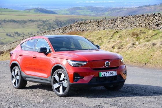 كل جولة EV فولفو EC40 المحرك التوأم النهائي مع WLTP 326 ميل 4.7sec تسارع من 0-62mph 408 حصان من المحرك