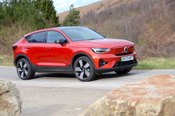 كل جولة EV فولفو EC40 المحرك التوأم النهائي مع WLTP 326 ميل 4.7sec تسارع من 0-62mph 408 حصان من المحرك