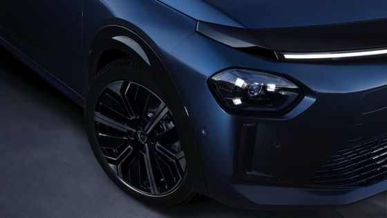 السيارة الكهربائية الأولى من "لانشيا إيبسيلون" المحدودة بمحرك مقعد في الأمام لـ 154 حصان و 260 نايتومتر