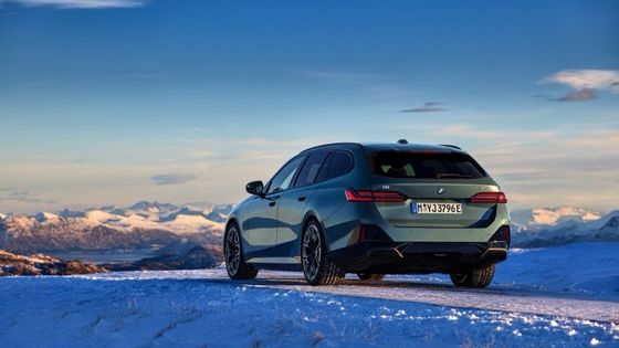 أحدث سيارة كهربائية تتوافق مع بطارية 84.4 كيلوواط ساعة 329 ميل مدى مع 335 حصان / 430Nm في BMW i5 Touring eDrive40 سرعة واحدة RWD