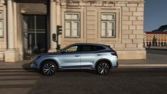 FWD محرك 1.5L في BYD SEAL U DM-i PHEV سيارة كهربائية مع محرك كهربائي 18.3kwh بطارية أقصى طاقة 214bhp