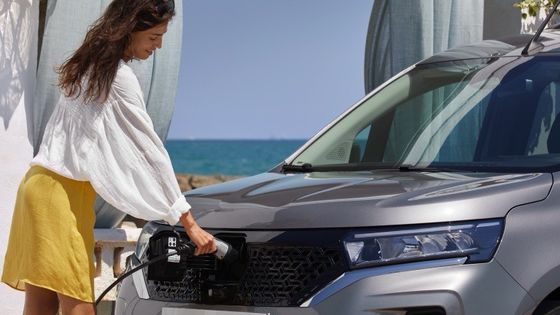 موقف قيادة مريح ومقصورة عملية مع قيمة جيدة نيسان تاون ستار MPV Pure Ev مع WLTP 285km