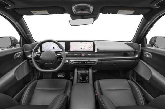 السيارة الكهربائية الأكثر كفاءة من حيث الطاقة هي هيونداي إيونيك 6 السيارة الكهربائية النقية مع أقصى مدى 361 ميل تغطي 4.17 ميلا / كيلوواط مدى طويل