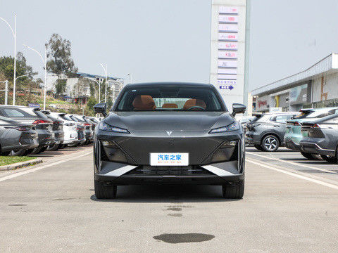 أحدث نظام هواوي DEEPAL S07 2024 EREV مع 121km CLTC0.5h وقت الشحن السريع 175kW أقصى طاقة 320N.m عزم