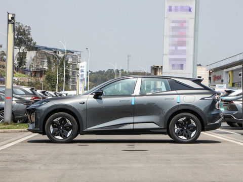 أحدث نظام هواوي DEEPAL S07 2024 EREV مع 121km CLTC0.5h وقت الشحن السريع 175kW أقصى طاقة 320N.m عزم