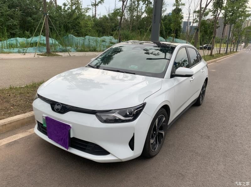 Weima E5 Pure Electric Vehicle Multicolor 170km / h New Energy Electric Car