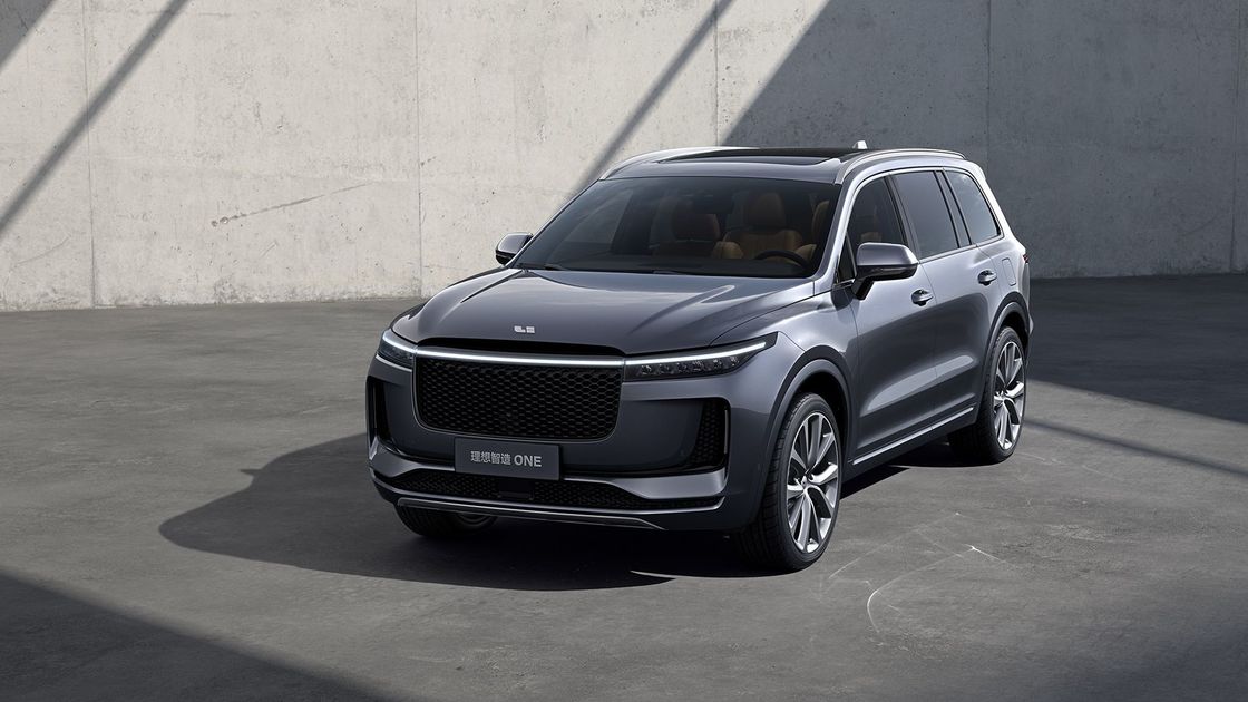 220km / h Plug In Hybrid SUV 700Km Range Four Screens ستة مقاعد السيارة الكهربائية