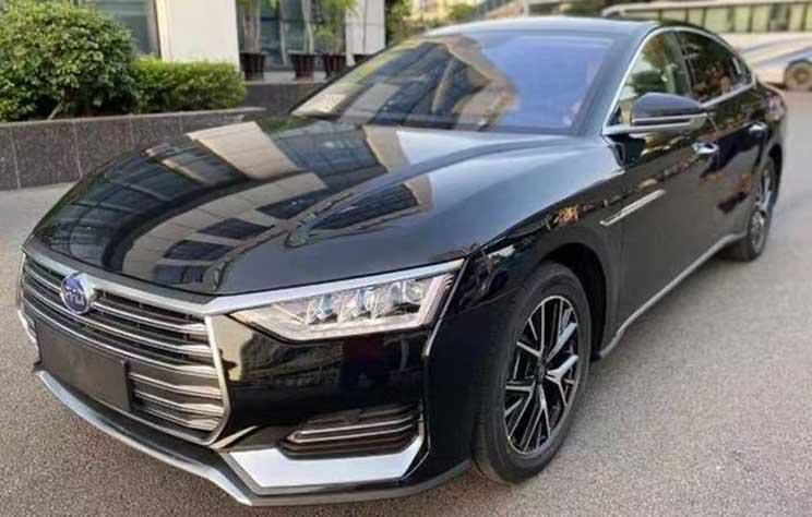 BYD E9 سيارات كهربائية كبيرة فاخرة سيدان يسار محرك 185 كم / ساعة 506 كم