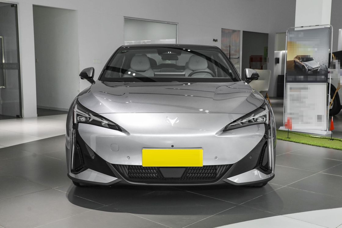 2024 مركبات الطاقة الجديدة ARCFOX ألفا S5 سيدان 708 كم طيلة المدى الطويل