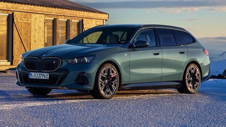 أحدث سيارة كهربائية تتوافق مع بطارية 84.4 كيلوواط ساعة 329 ميل مدى مع 335 حصان / 430Nm في BMW i5 Touring eDrive40 سرعة واحدة RWD