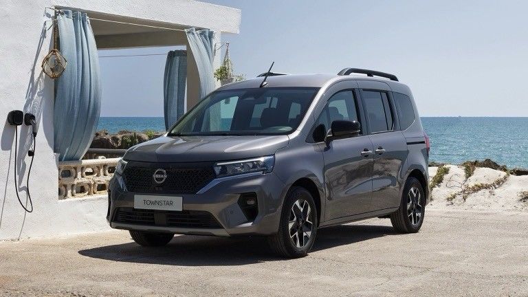 موقف قيادة مريح ومقصورة عملية مع قيمة جيدة نيسان تاون ستار MPV Pure Ev مع WLTP 285km